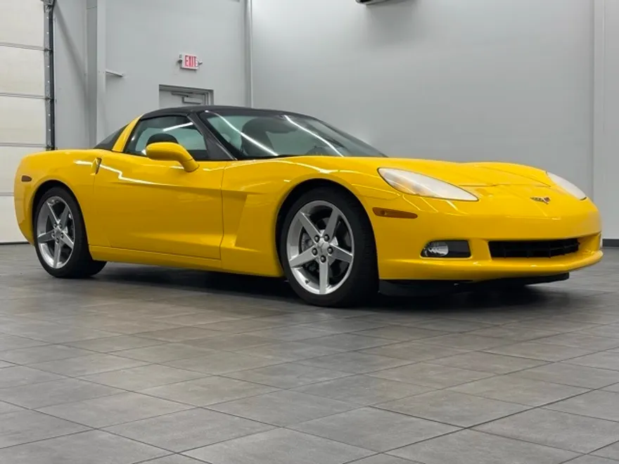 2005 Chevrolet Corvette Base photo 1