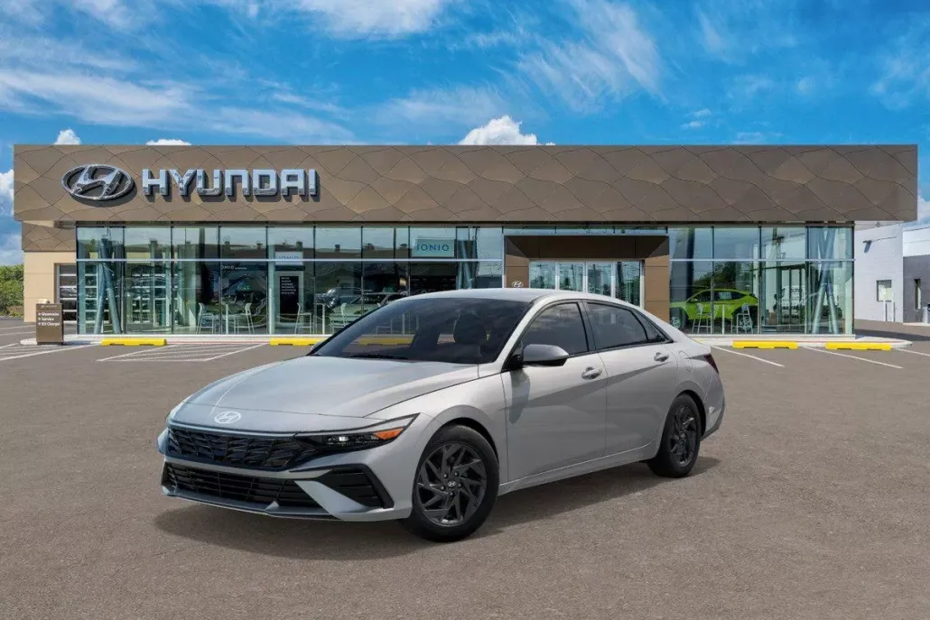 2025 Hyundai Elantra Hybrid photo 1