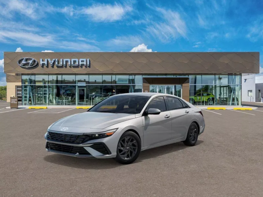 2025 Hyundai Elantra Hybrid photo 1