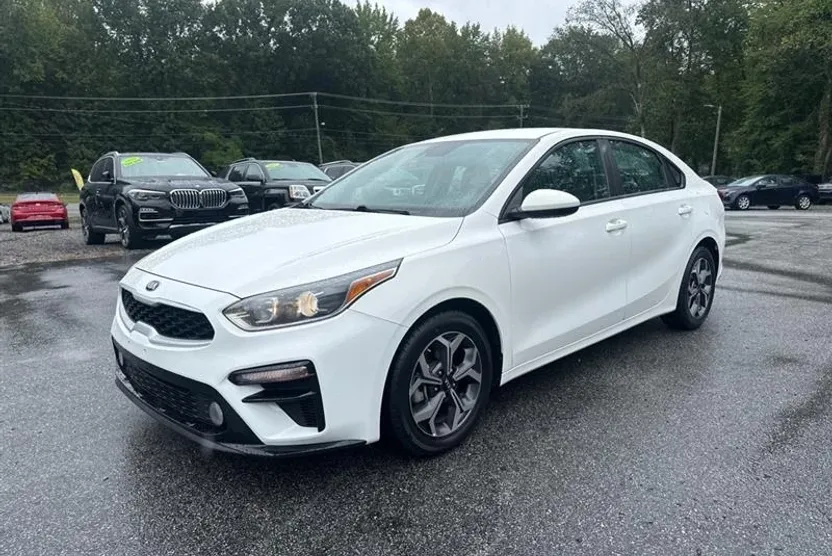 2021 Kia Forte FE photo 1