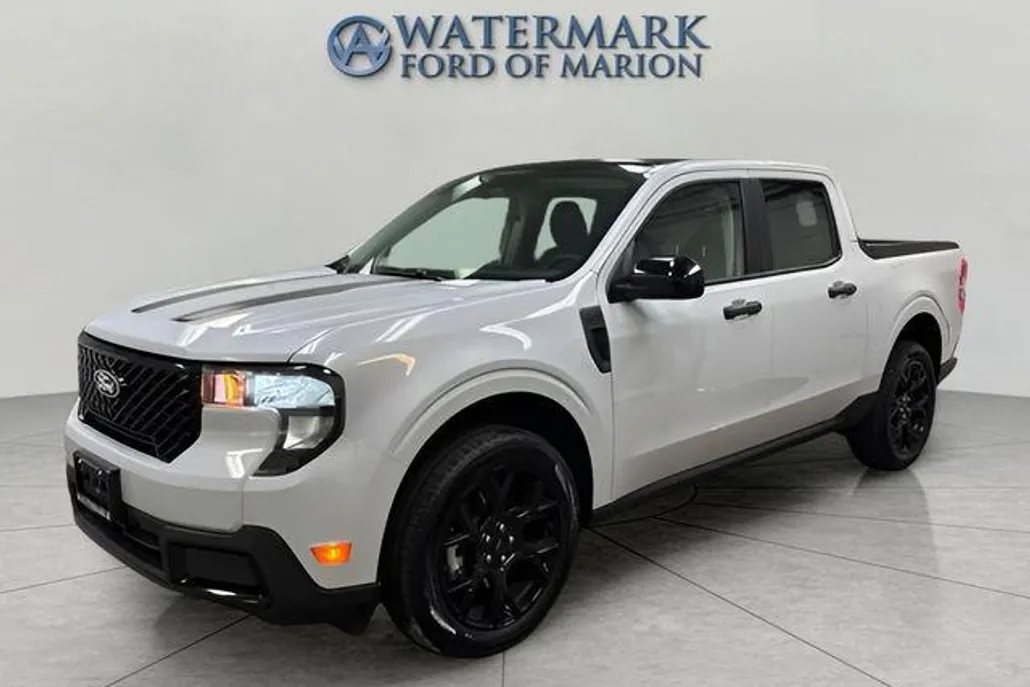 2025 Ford Maverick XLT photo 1