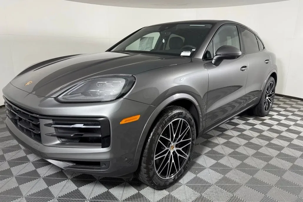 2025 Porsche Cayenne Coupe photo 1