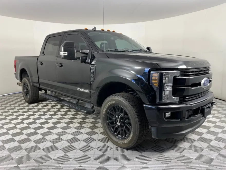 2019 Ford F-350 Lariat photo 1