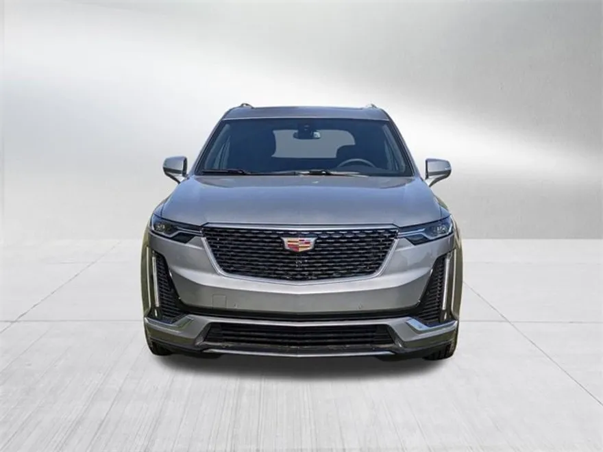 2025 Cadillac XT6 Luxury photo 1