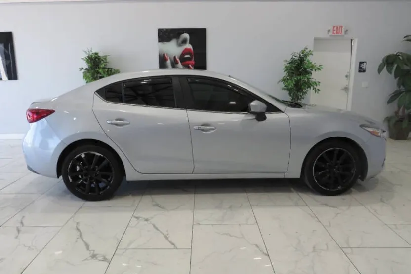 2017 Mazda Mazda3 Touring photo 1