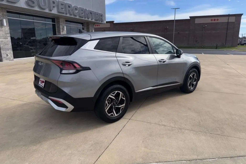 2024 Kia Sportage LX photo 1