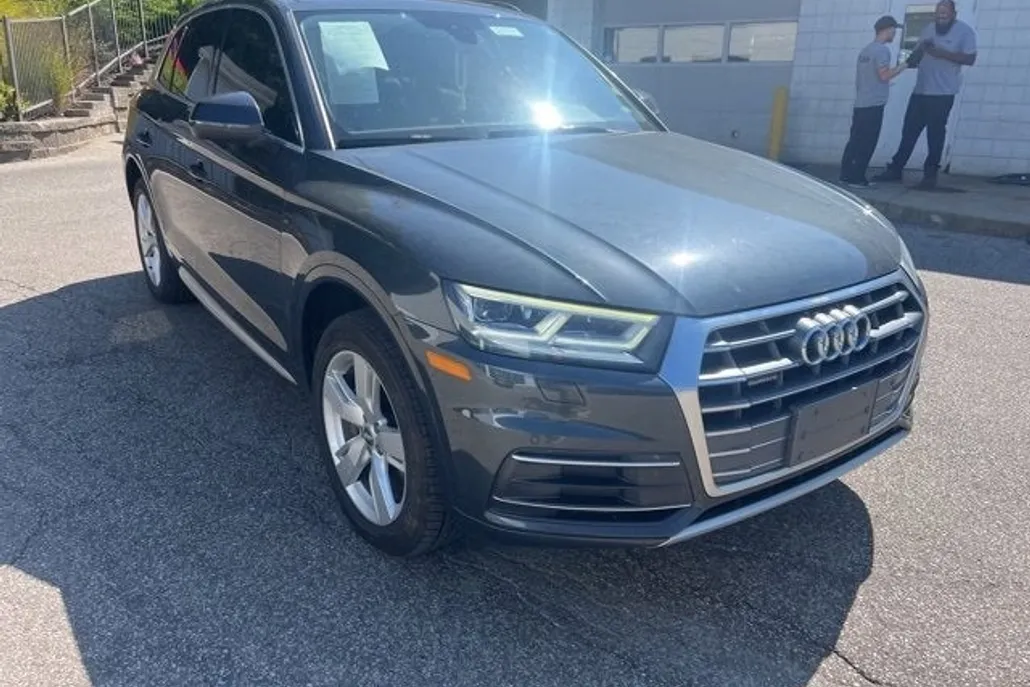 2018 Audi Q5 Premium Plus photo 1