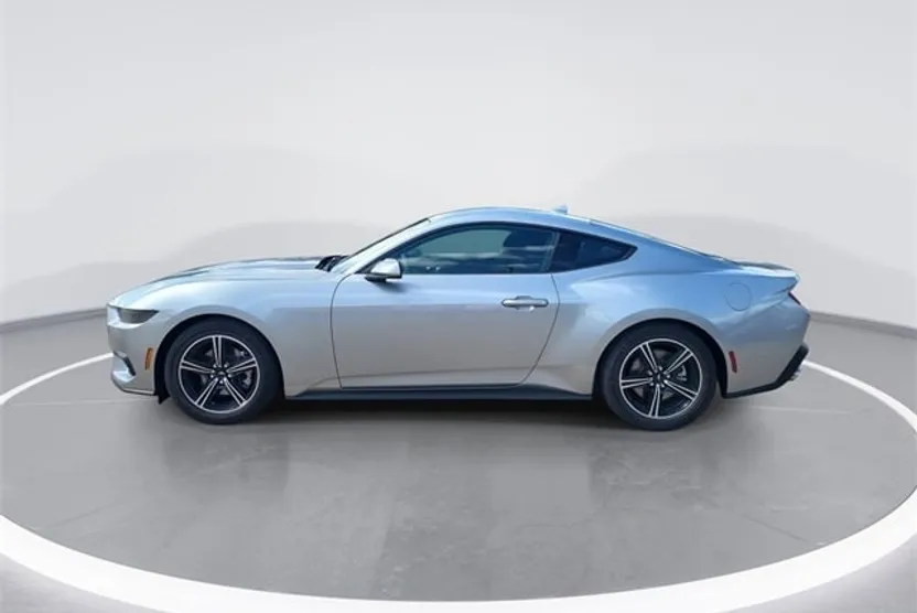 2025 Ford Mustang EcoBoost photo 1