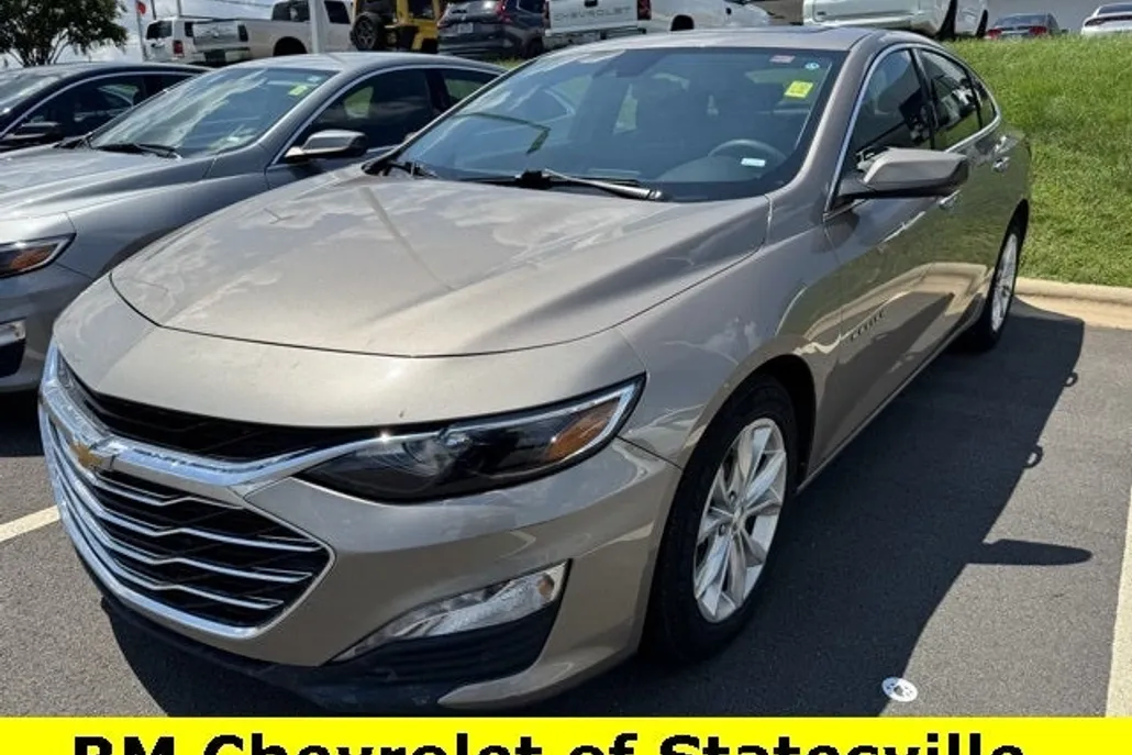 2024 Chevrolet Malibu 1LT photo 1