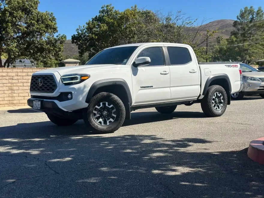 2023 Toyota Tacoma TRD Off-Road V6 photo 1