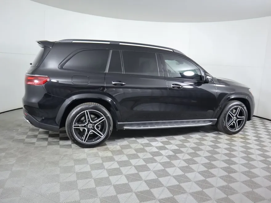 2026 Mercedes Benz GLS 450 4MATIC photo 1