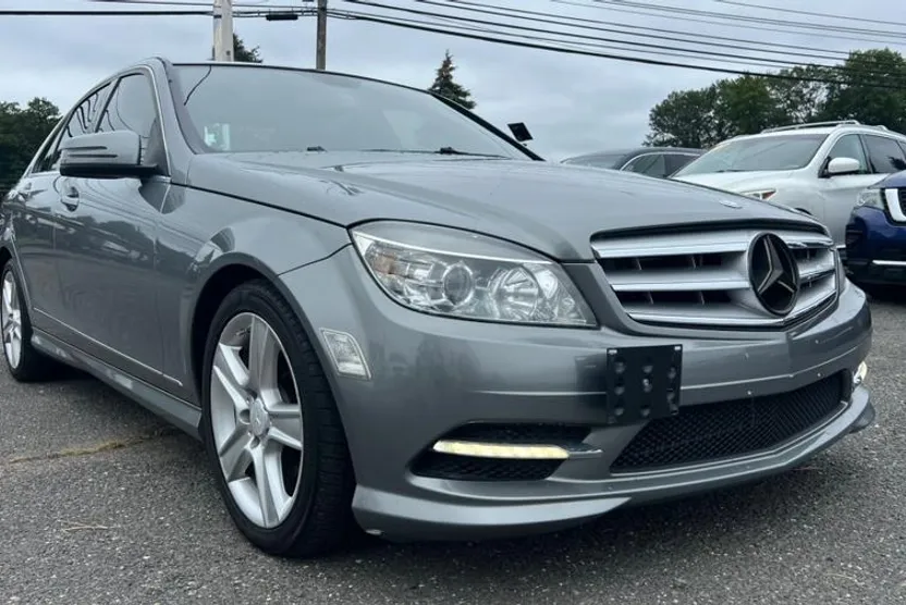 2011 Mercedes Benz C 300 Sport photo 1
