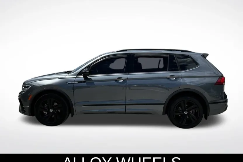 2024 Volkswagen Tiguan SE R-Line Black photo 1