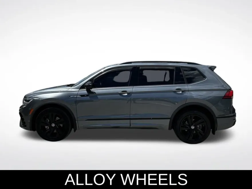 2024 Volkswagen Tiguan SE R-Line Black photo 1