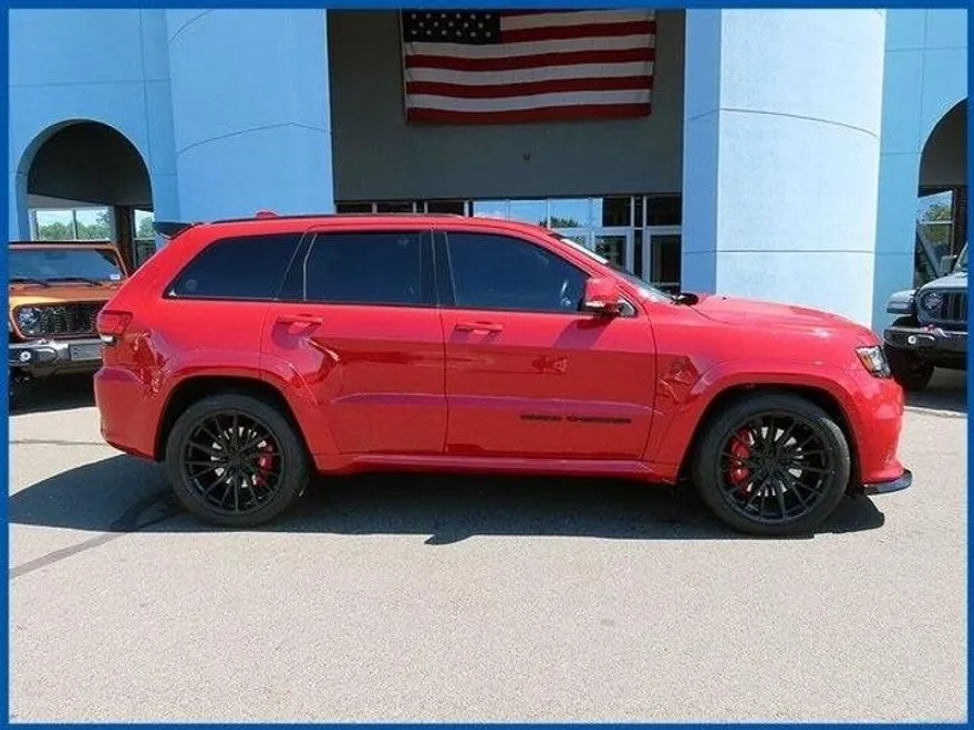 2021 Jeep Grand Cherokee SRT8 photo 1