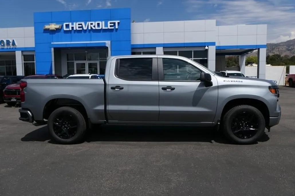 2026 Chevrolet Silverado 1500 Custom photo 1