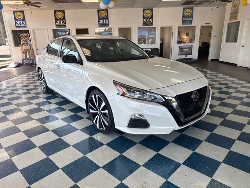 2020 Nissan Altima 2.5 SR photo 1