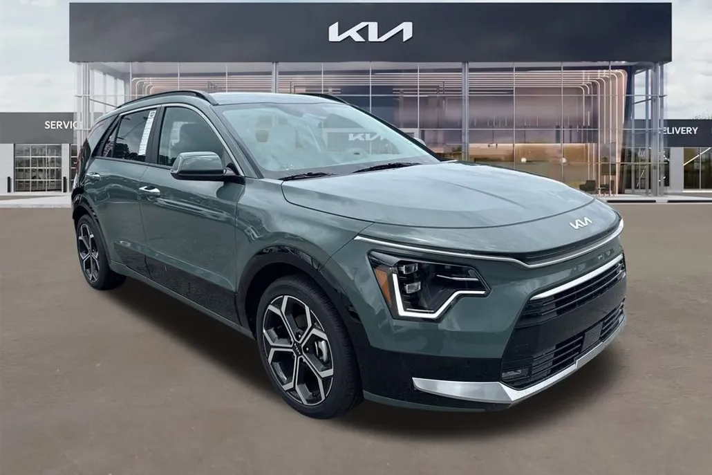 2025 Kia Niro SX Touring photo 1