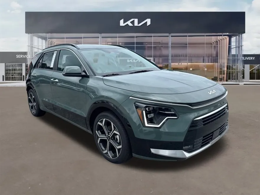 2025 Kia Niro SX Touring photo 1