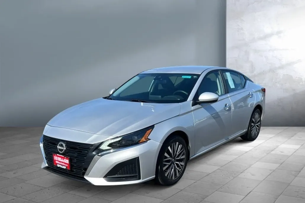 2023 Nissan Altima 2.5 SV photo 1