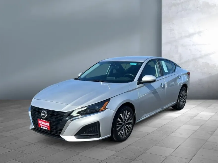 2023 Nissan Altima 2.5 SV photo 1