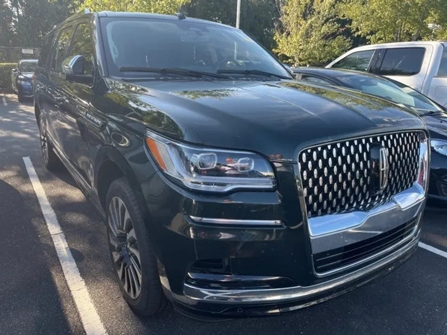 2024 Lincoln Navigator Black Label photo 1