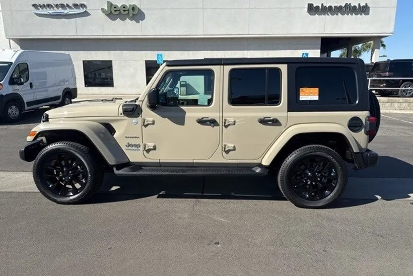 2022 Jeep Wrangler Unlimited 4xe Sahara photo 1