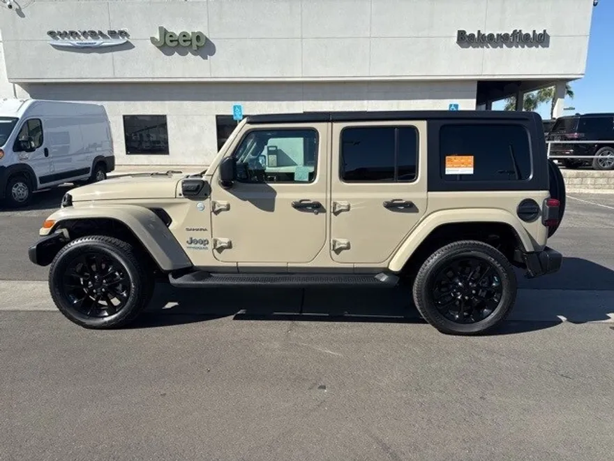 2022 Jeep Wrangler Unlimited 4xe Sahara photo 1
