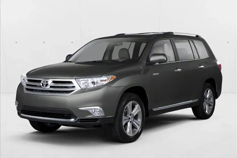 2013 Toyota Highlander Plus photo 1