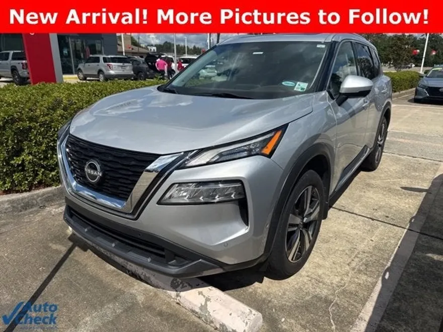 2023 Nissan Rogue SL photo 1
