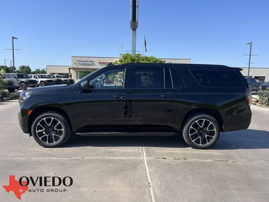 2024 Chevrolet Suburban RST photo 1