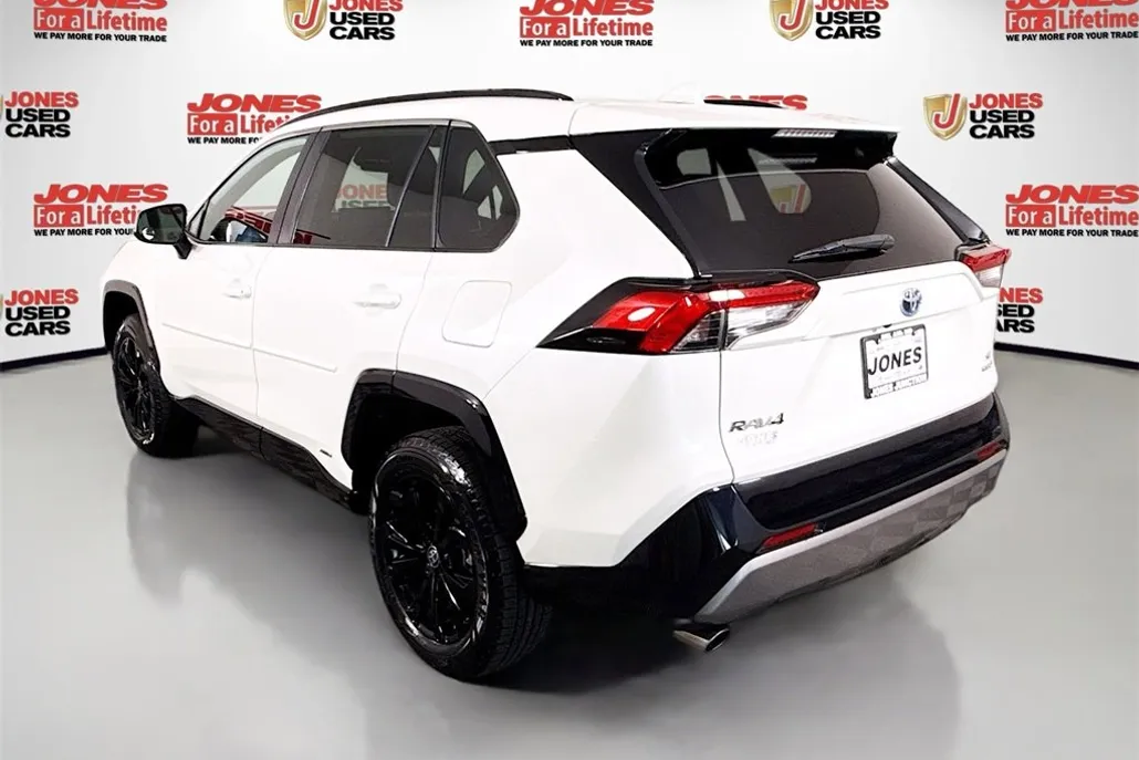 2022 Toyota RAV4 Hybrid SE photo 1