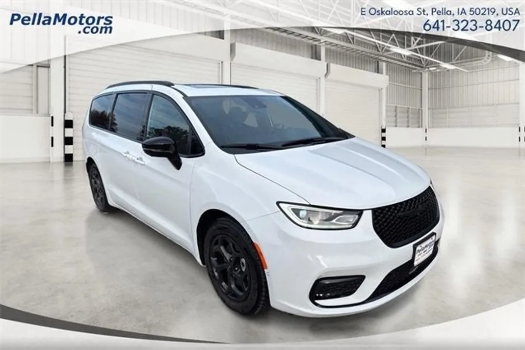 2024 Chrysler Pacifica Hybrid S Appearance photo 1