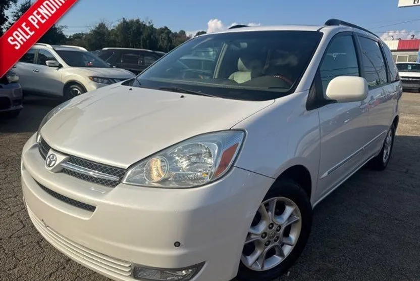 2005 Toyota Sienna XLE Limited photo 1