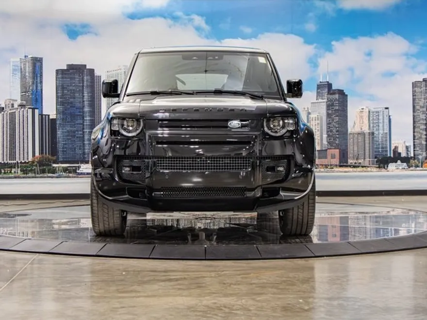 2025 Land Rover Defender 130 X-Dynamic SE photo 1