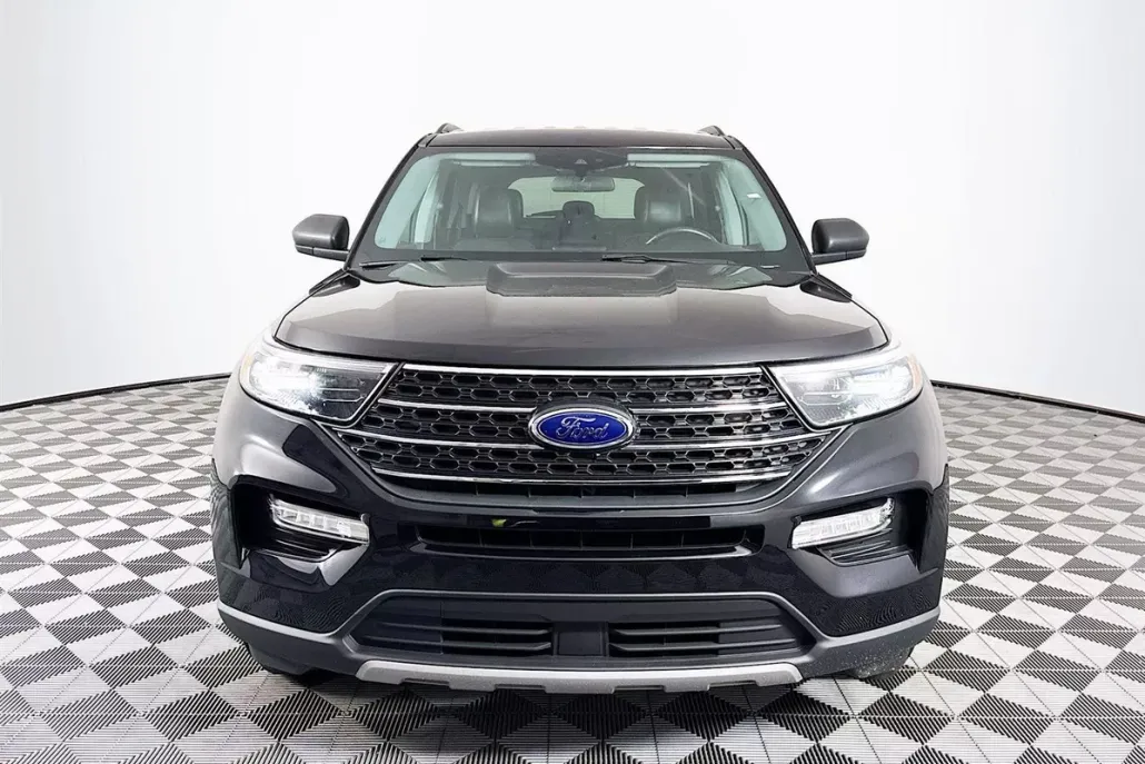 2022 Ford Explorer XLT photo 1