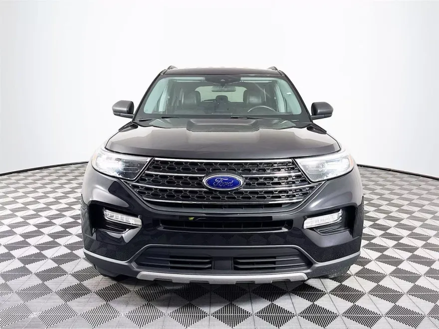 2022 Ford Explorer XLT photo 1