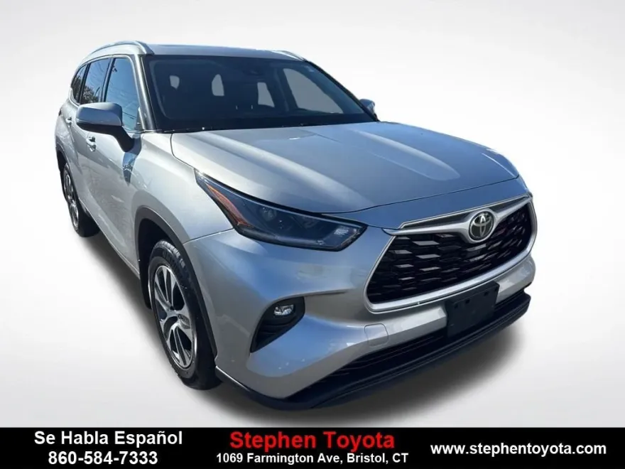 2021 Toyota Highlander XLE photo 1