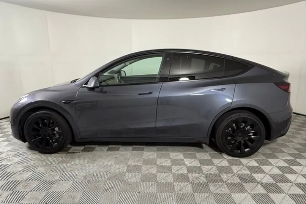 2021 Tesla Model Y Long Range photo 1