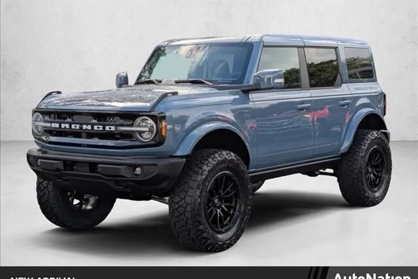 2025 Ford Bronco Outer Banks photo 1