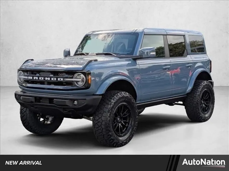 2025 Ford Bronco Outer Banks photo 1