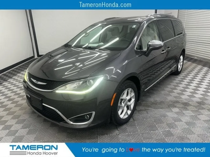 2020 Chrysler Pacifica Limited photo 1