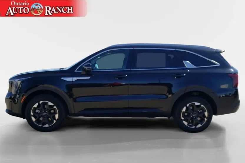 2024 Kia Sorento S photo 1