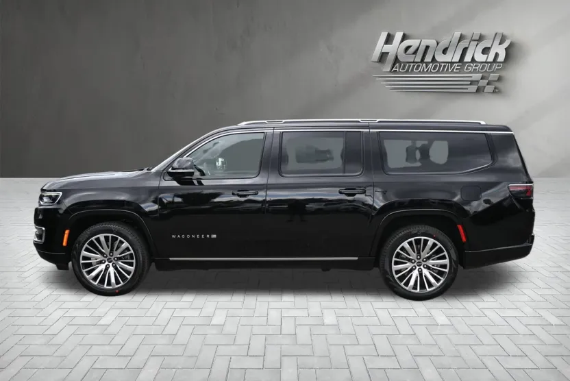 2025 Jeep Wagoneer L Series II photo 1