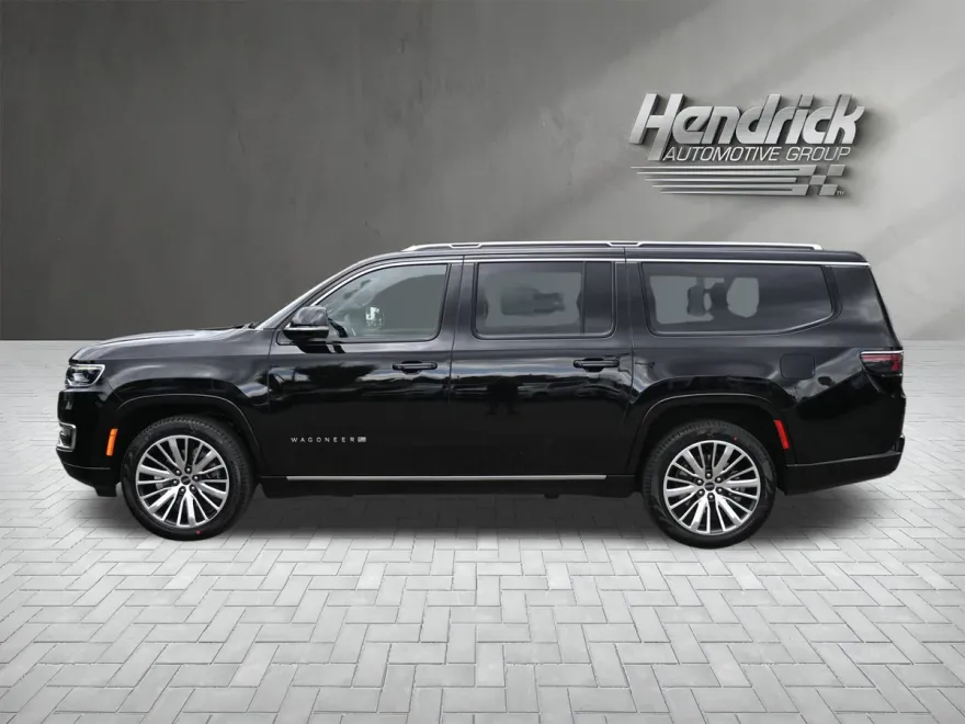 2025 Jeep Wagoneer L Series II photo 1
