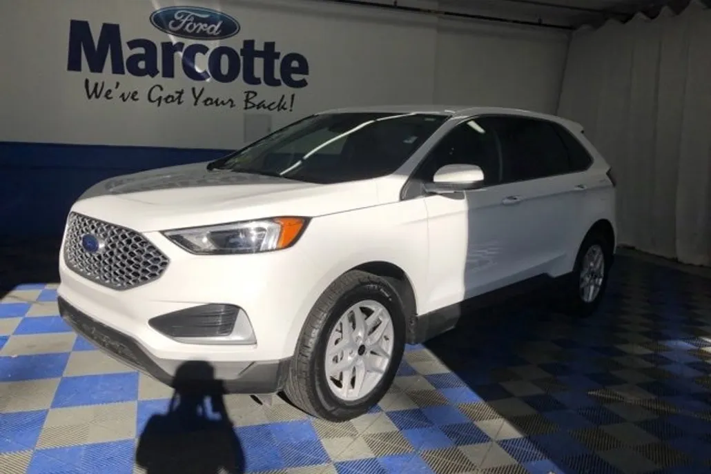 2024 Ford Edge SEL photo 1