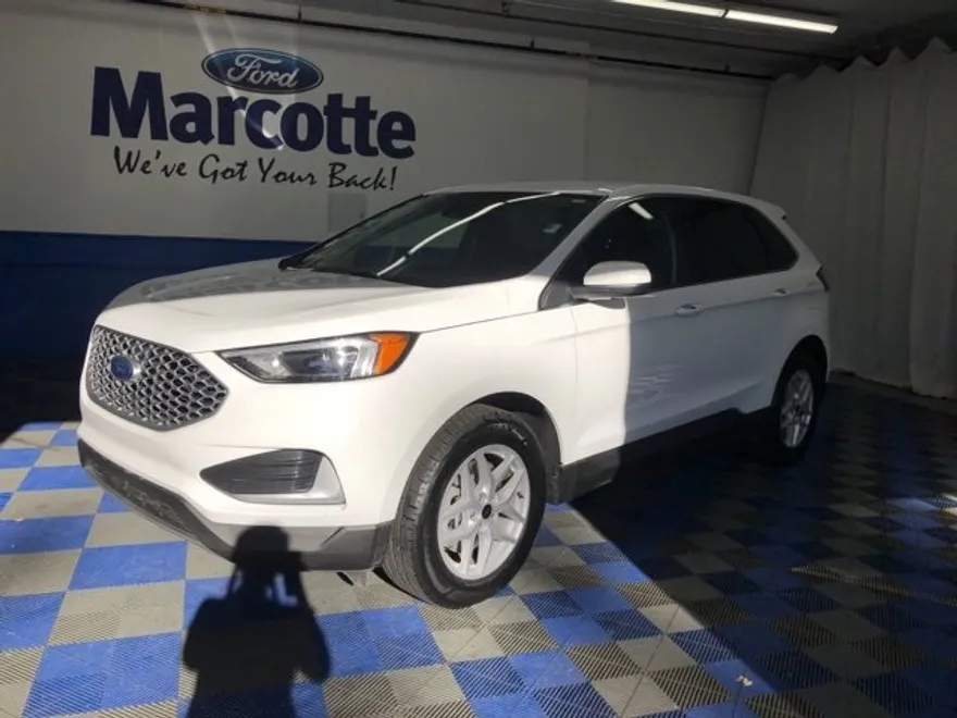 2024 Ford Edge SEL photo 1