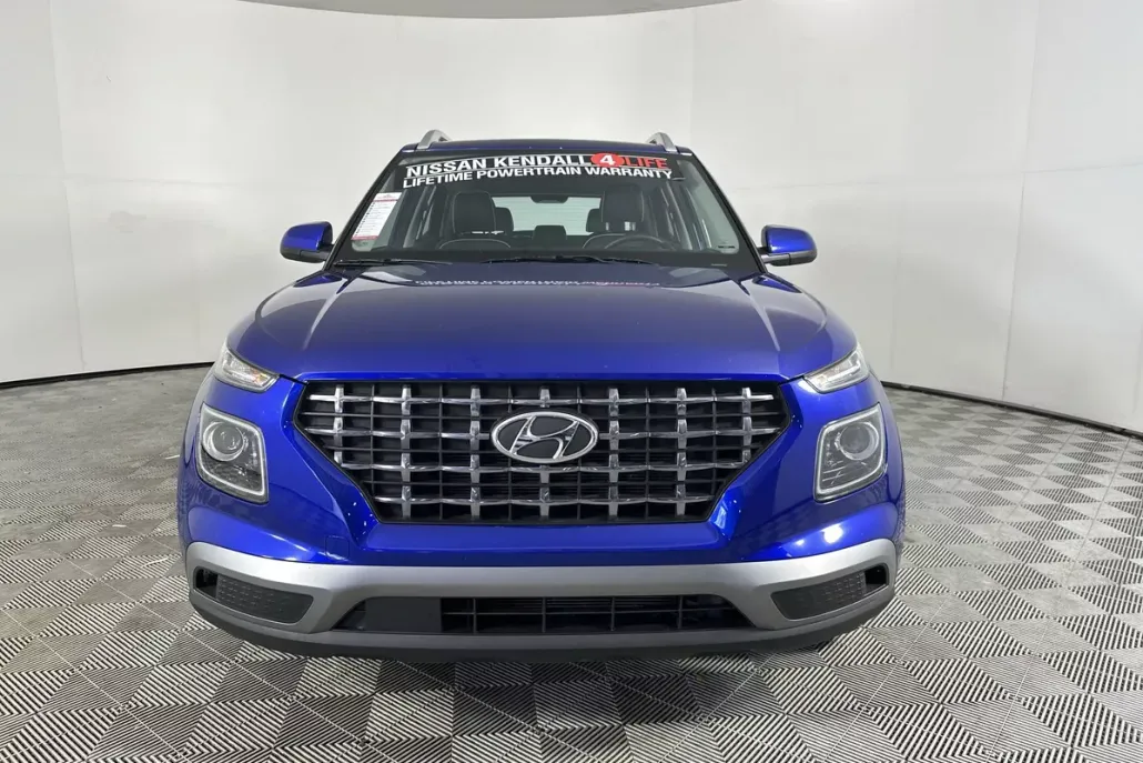 2023 Hyundai Venue Limited photo 1