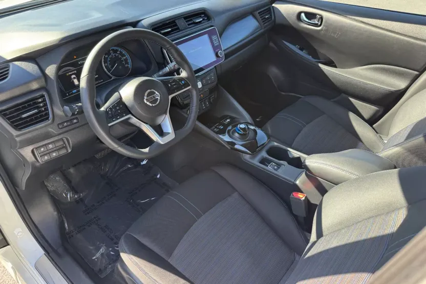 2019 Nissan Leaf SV Plus photo 1