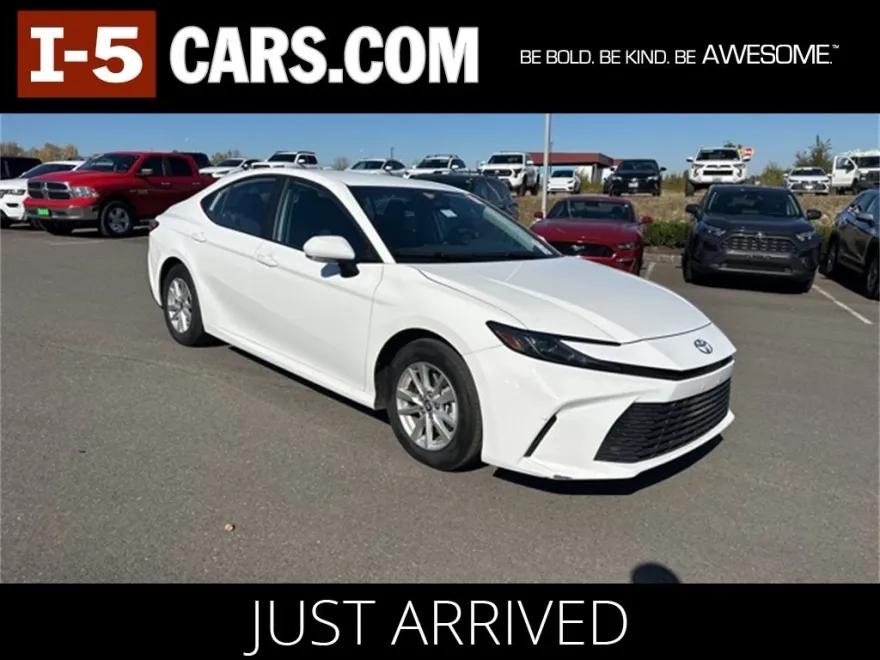 2025 Toyota Camry LE photo 1